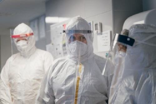 Štátny tajomník ministerstva zdravotníctva Peter Stachura navštívil „červenú“ nemocnicu v Galante.