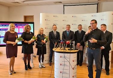 Tlačová konferencia na MZ SR k spusteniu bezplatného očkovania vakcínou proti vírusu HPV pre deti medzi 12. a 13. rokom života