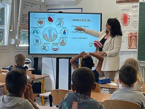 Žiaci 1. ročníka ZŠ v Plaveckom Štvrtku sa dnes vzdelávali v prevencii zubného