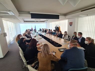 Vedenie MZ SR na pracovnom stretnutí s námestníčkami ošetrovateľstva, riaditeľkami odborov ošetrovateľstva nemocníc