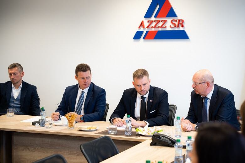 Zamestnávatelia ocenili kroky ministra zdravotníctva