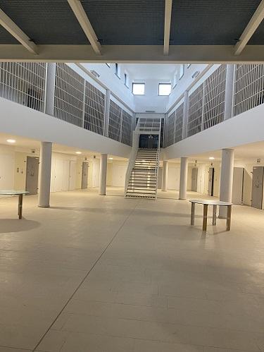 Ministri zdravotníctva a spravodlivosti Vladimír Lengvarský Viliam Karas otvorili priestory Detenčného ústavu Hronovce