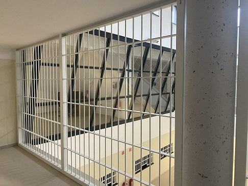 Ministri zdravotníctva a spravodlivosti Vladimír Lengvarský Viliam Karas otvorili priestory Detenčného ústavu Hronovce