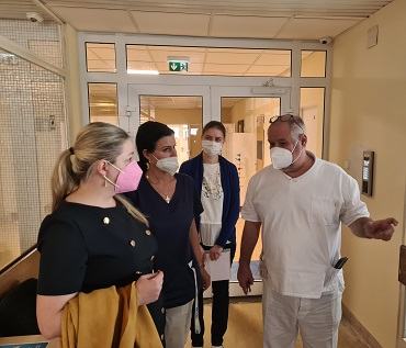 Štátna tajomníčka MZ SR Lenka Dunajová Družkovská na návšteve Kliniky detskej psychiatrie v Národnom ústave detských chorôb v Br