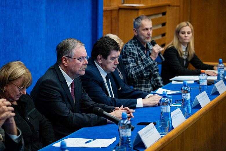Minister zdravotníctva diskutoval s odborníkmi o budúcnosti zdravotníckeho vzdelávania na Slovensku