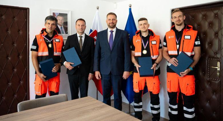 Minister zdravotníctva ocenil trojnásobných víťazov prestížnej záchranárskej súťaže