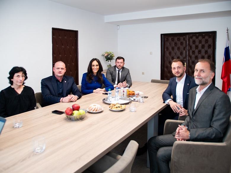 Rokovanie ministrov zdravotníctva a vnútra s vedením UNB a UNSM o Gastroenterologickej klinike